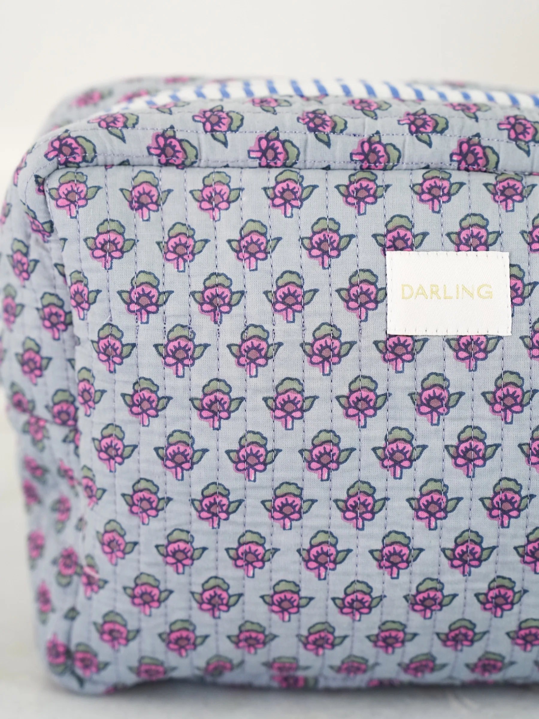 Quilted Cosmetic Pouch - Periwinkle Daisy - Image 3