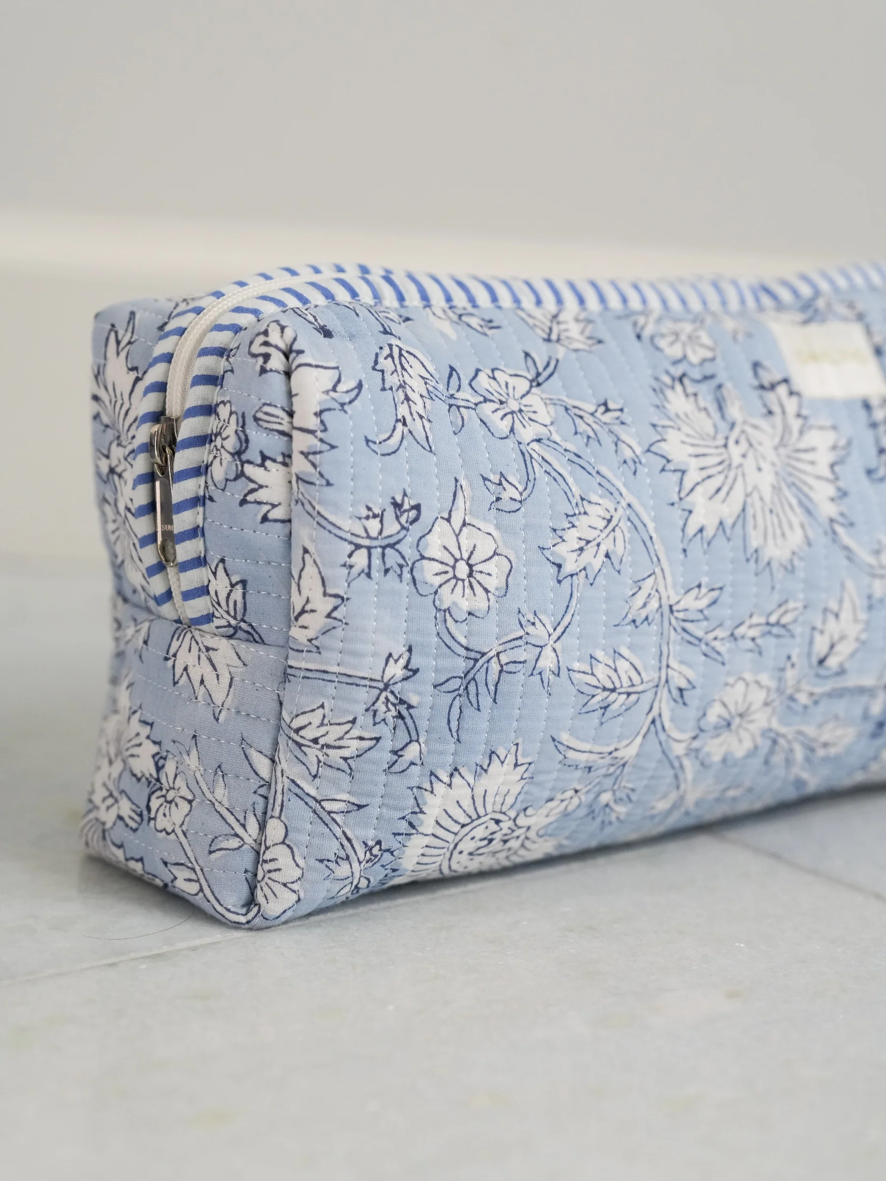 Quilted Hair Tool Bag - Soft Blue Floral - Image 3
